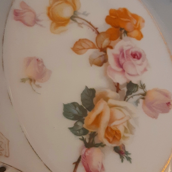 Antique Germany 1920s fret work china basket. - Picture 3 of 3